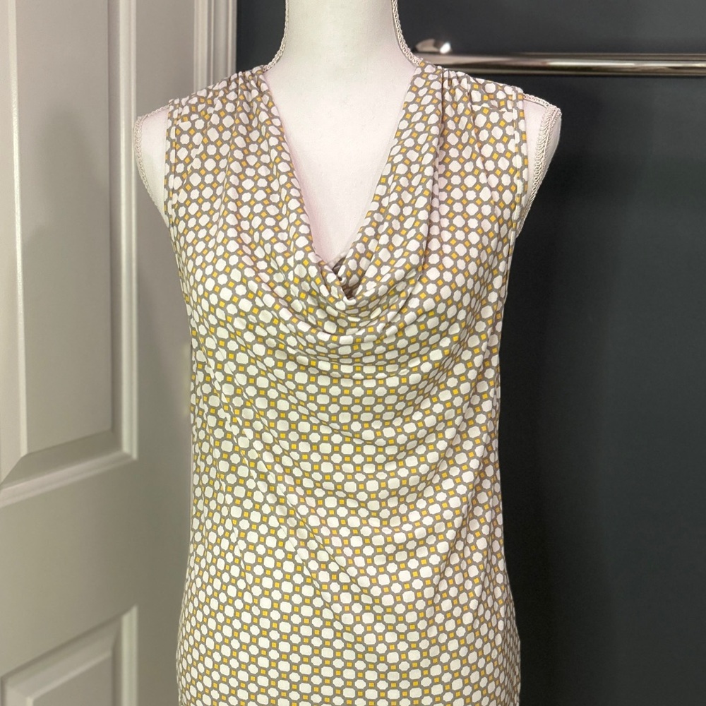 ☀️🐥Banana Republic Sleeveless Blouse/Tank